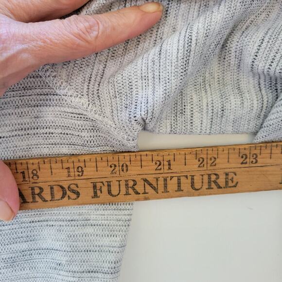 Carhartt Norwalk Hoodie Womens Medium Gray Sweatshirt Pullover Slightly Fitted - Picture 6 of 8